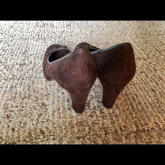 Elegant suede shoes made by Predictions size 81/2 - Picture 3 of 5